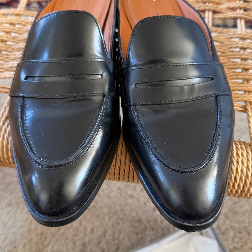 Everlane Black Leather Slip-On Loafers - Picture 5 of 10